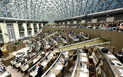 Vlaams parlement bespaart 400.000 euro: geen indexering partijdotaties en werkingstoelage fracties