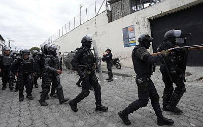 Noodtoestand in Ecuador nadat beruchte drugsbaas ontsnapt uit gevangenis - NU.nl