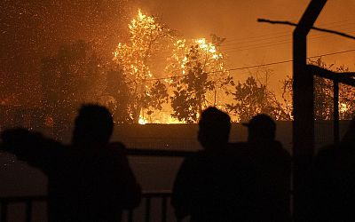 Dodental bosbranden Chili loopt op, noodtoestand en uitgaansverbod van kracht - NOS
