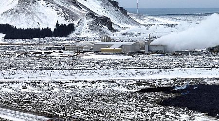 Vulkanische activiteit in zuidwesten van IJsland neemt weer toe: inwoners (en toeristen) vissersdorpje opnieuw geëvacueerd