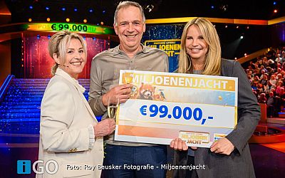 Adri uit Middelharnis wint 99.000 euro in finale Postcode Loterij Miljoenenjacht