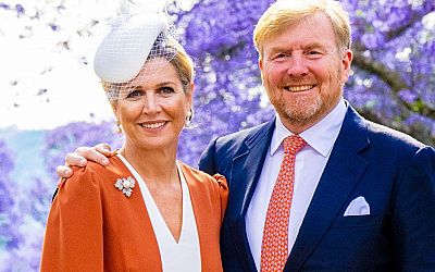 Willem-Alexander en Máxima duiken het bed in op tv: 'Ik wil de serie graag zien' - Omroep Gelderland