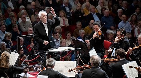 Edo de Waart (82) stopt na een carrière van zestig jaar abrupt als dirigent - Trouw