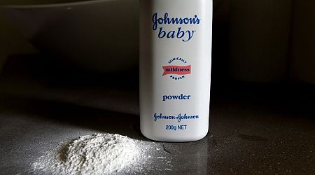 Johnson & Johnson probeert opnieuw te schikken in babypoederzaak