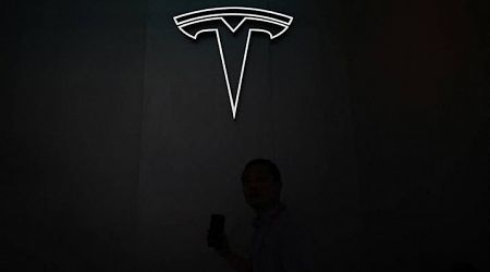 Tesla versnelt banenreductie in China, zeggen bronnen