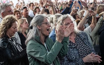 Hello Festival in Emmen met recordaantal bezoekers is in volle gang. Bekijk hier de foto's - Dagblad van het Noorden