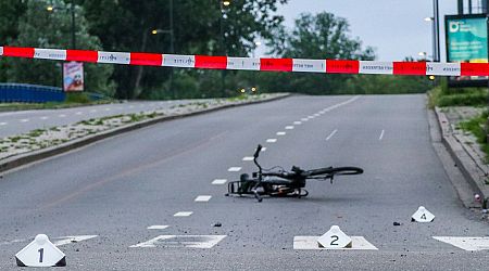 Fietser zwaargewond na aanrijding, overlijdt op straat - RTV Rijnmond