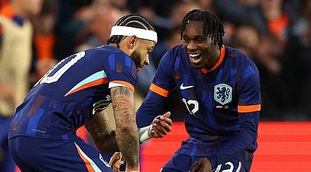 Memphis Depay en Jeremie Frimpong maken grote indruk op Van Hanegem: 'Al komt hij met een helm het veld op' - Voetbalzone.nl