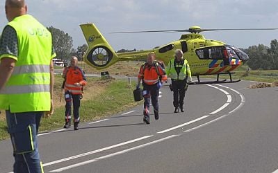 Gewonden door zomerstorm, bezoekster tuincentrum bekneld onder boomtak - Hart van Nederland