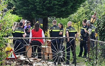 Grote politie-inval en arrestatie op terrein van topcrimineel Jan B. - Omroep Brabant