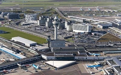 Luchtvrachtbedrijven Schiphol zien omzet flink teruglopen