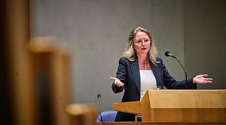 Oppositie protesteert tegen bezuinigingen op VWS-subsidies