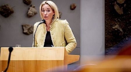 Staatssecretaris Coenradie praat in Kamer over aanrandingen in tienertijd