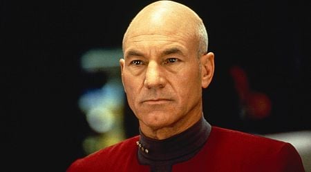 Patrick Stewart onthult traumatisch deel uit zijn jeugd en dat doet de icoon uit 'Star Trek' expres