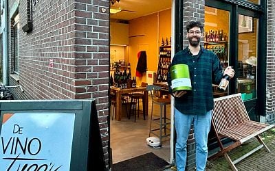 Santé! De eigenaar van wijnbar VinVin heeft nu een wijn- en theewinkel