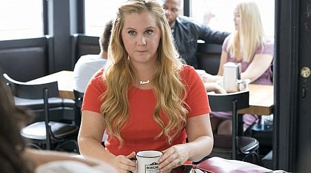 Eerste trailer 'Kinda Pregnant': Amy Schumer is nep-zwanger voor Netflix