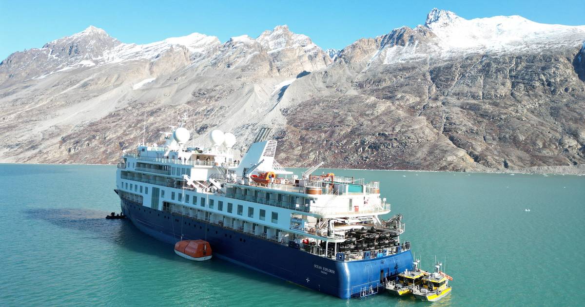 Gestrand luxe cruiseschip in Groenland met 206 opvarenden weer losgetrokken