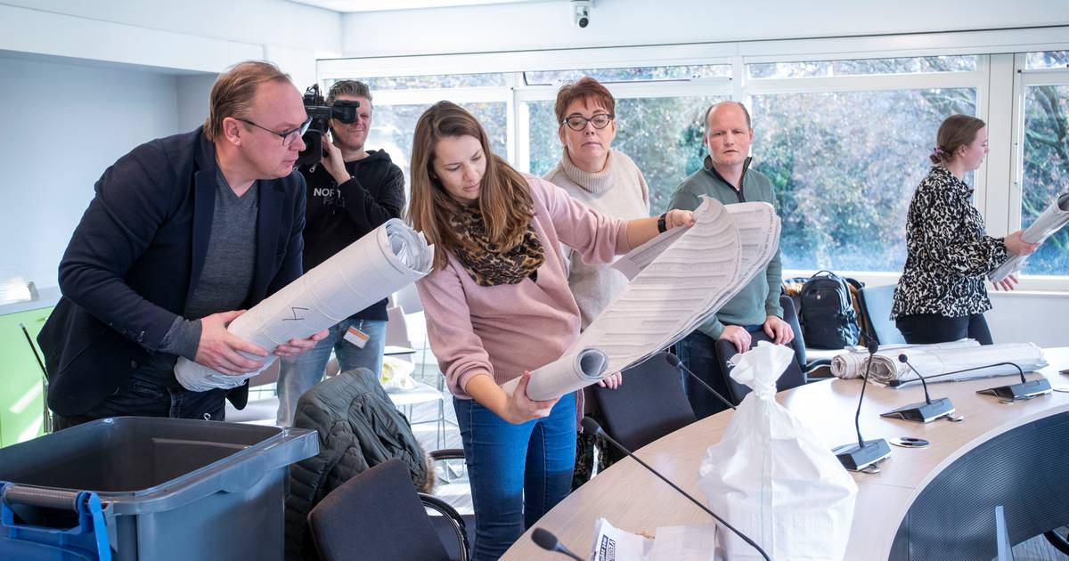 Mogelijk hertelling van stemmen in Nederland na “onverklaarbare telverschillen” bij vier stembureaus