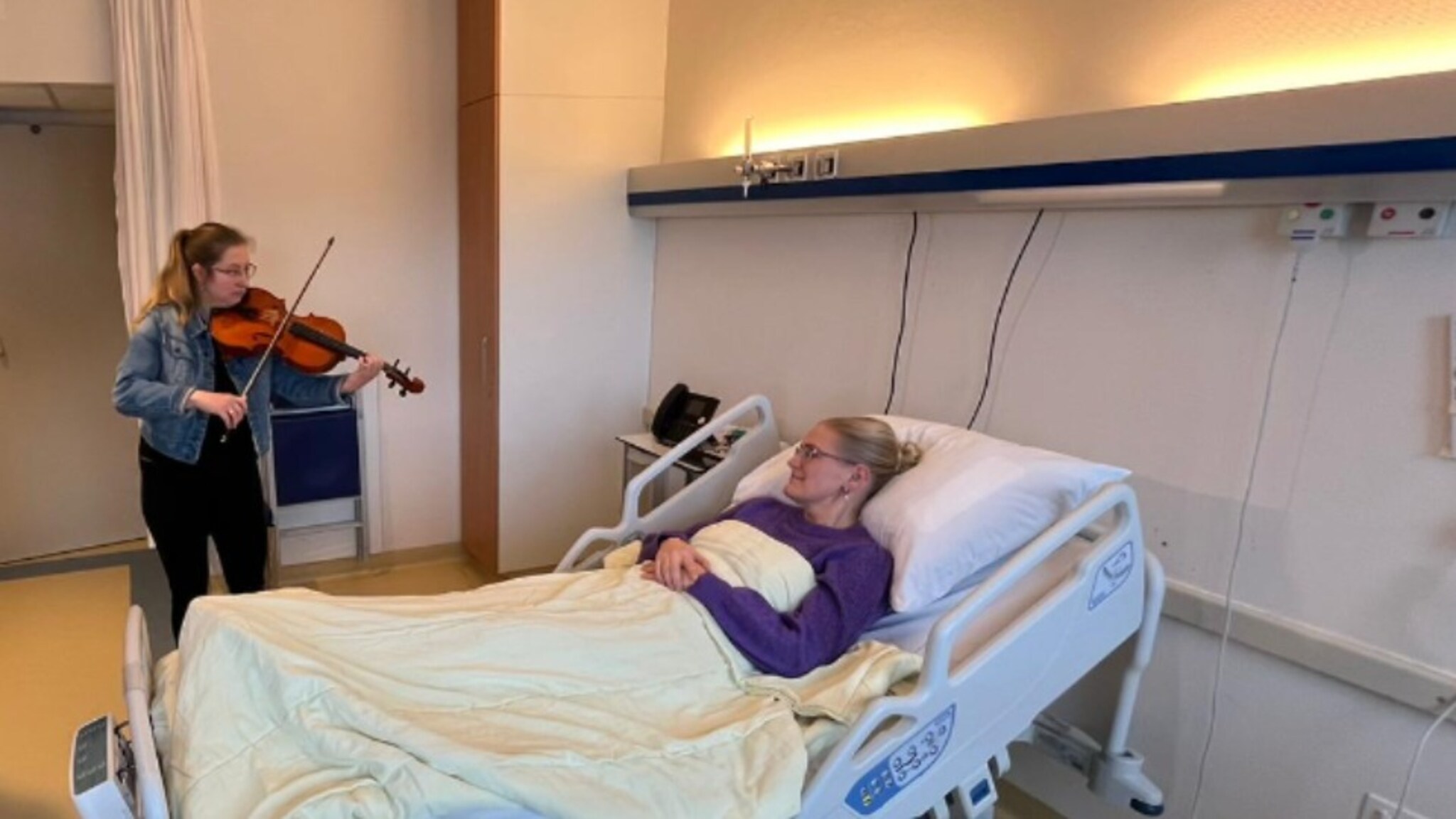 Muziek versnelt herstel na operatie: 'Speelse uitdaging voor hersenen' - RTL Boulevard