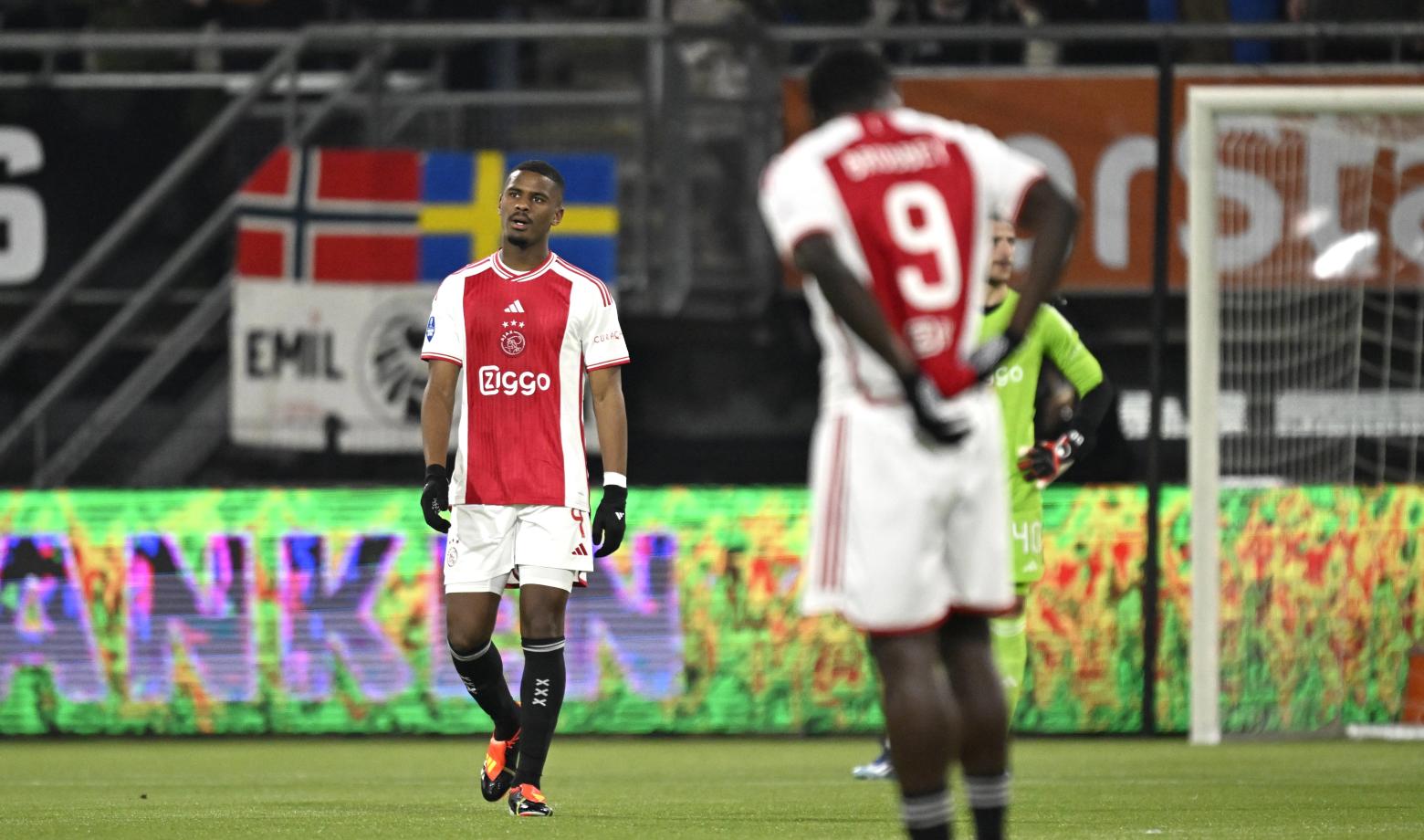 Vermoedelijke opstelling Ajax: Van 't Schip grijpt in en doet wijziging in defensie tegen PSV - FCUpdate
