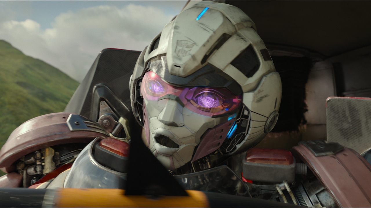 Daar is ie dan eindelijk: de eerste knettergekke 'Transformers One' trailer!