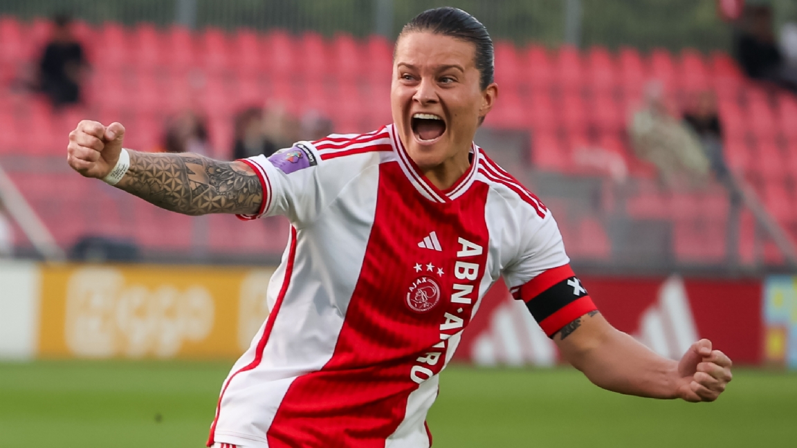 Sherida Spitse zorgt voor zinderend slot van titelstrijd FC Twente en Ajax - Voetbalzone.nl