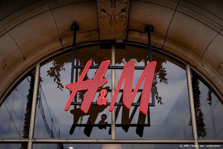H&M waarschuwt voor lagere verkopen door slecht weer in juni