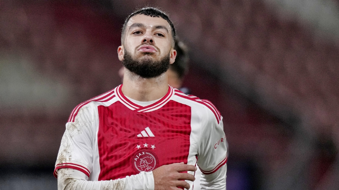Vertrek van Georghes Mikautadze bij Ajax een feit: Amsterdammers bevestigen transfersom - Voetbalzone.nl