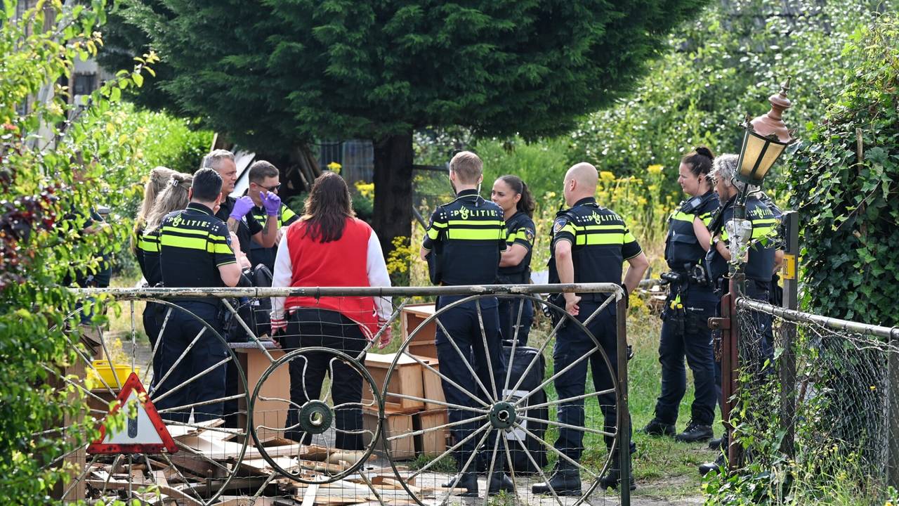 Grote politie-inval en arrestatie op terrein van topcrimineel Jan B. - Omroep Brabant