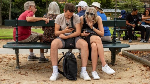 Op vakantie zonder smartphone: 'Doe het ook eens in je dagelijks leven' - RTL.nl