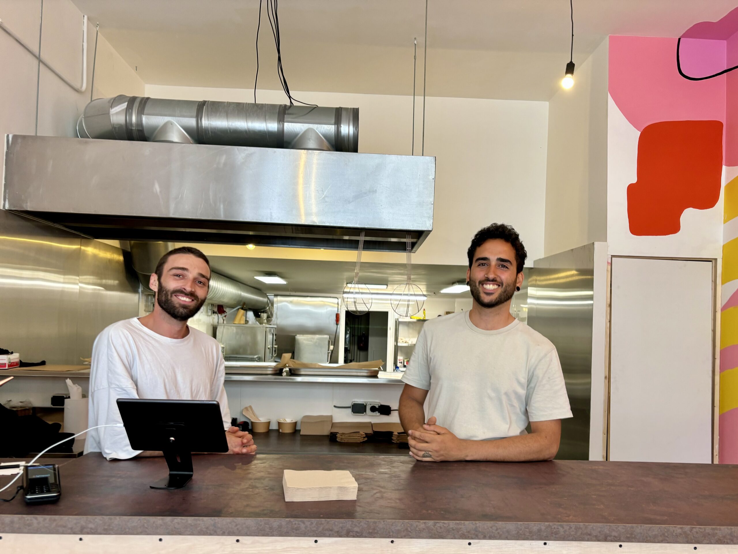 Gefrituurde pizza zoals je die in Napels eet: Frit’zza brengt Italiaans streetfood naar Utrecht