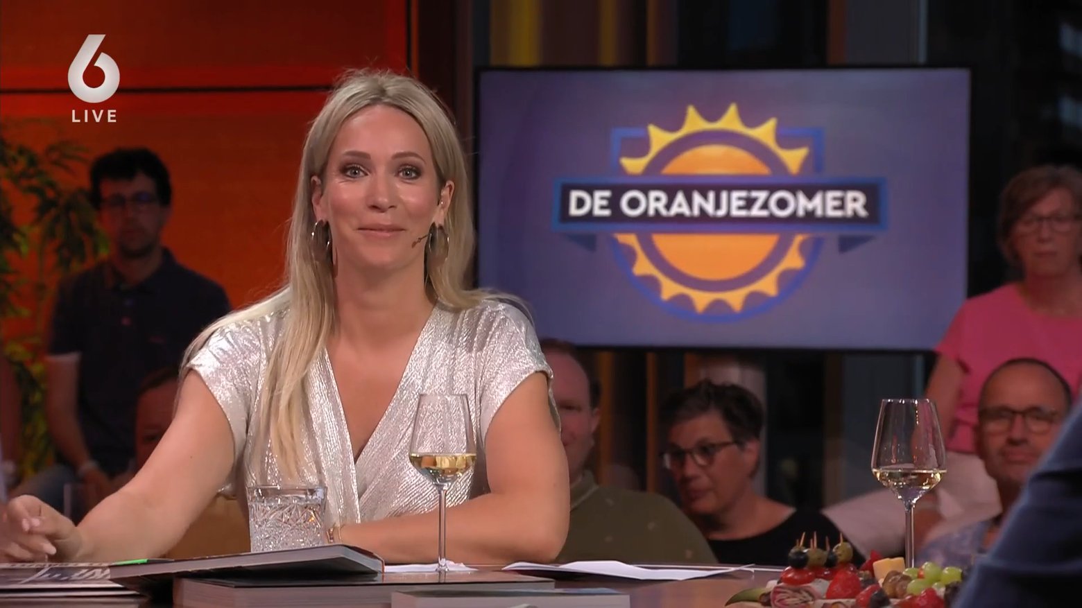 Hélène Hendriks en Jack van Gelder krijgen ongenadig harde veeg uit de pan van dezelfde BN'er - FCUpdate