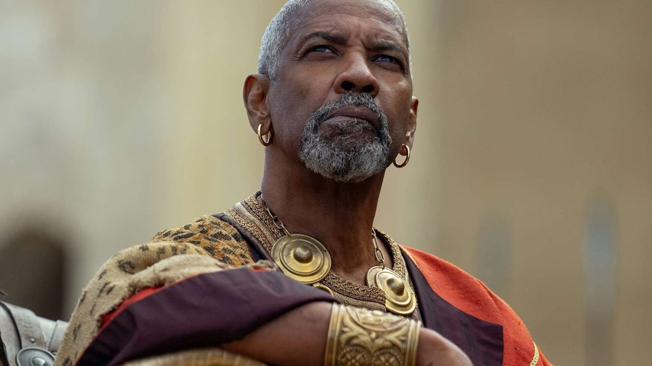 Ridley Scott over de verwijderde kusscène van Denzel Washington in 'Gladiator II': "wat een onzin"