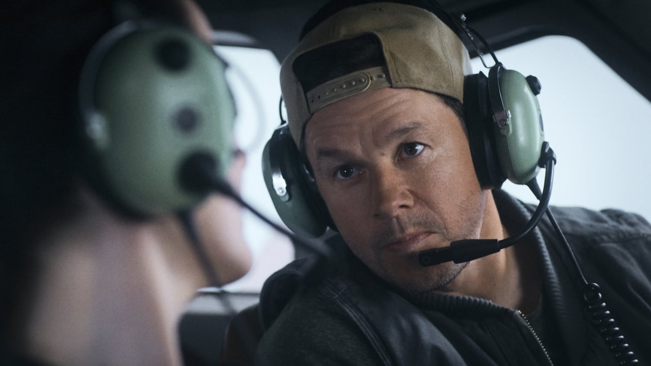 Niet is wat het lijkt in de spannende tweede trailer van actiethriller 'Flight Risk'